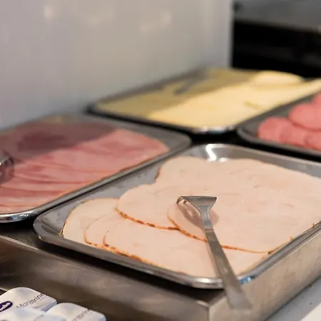 Brainport And Отель