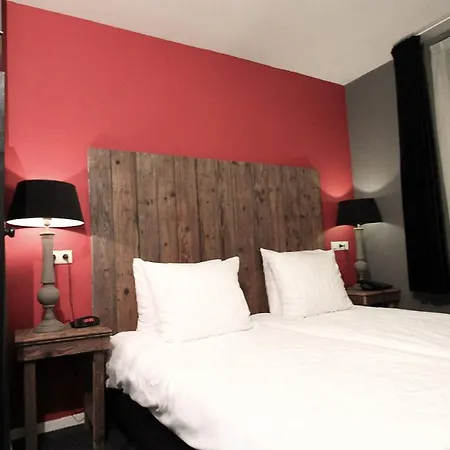 Brainport And Отель 3*