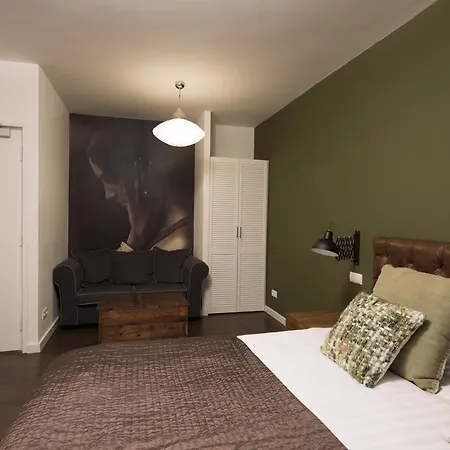 Brainport And Отель 3*