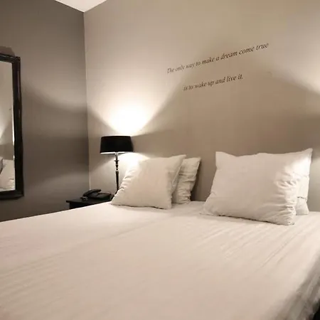 Brainport And Отель