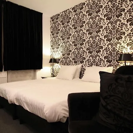 Отель Brainport And 3*