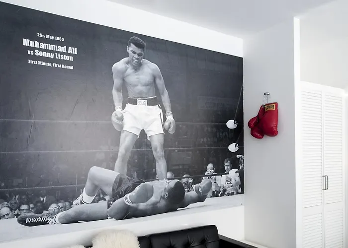 Brainport And Szálloda 3*